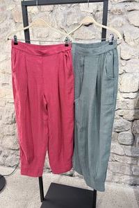 NoEN Hose OShape Leinen crincled salbeigrün, rot NoEN Hose OShape Leinen crincled salbeigrün, rot