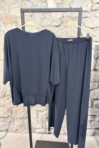 ZEITLOS Shirt oversized & Hose gerade mäßig weit sensitive Fabrik nachtblau ZEITLOS Shirt oversized & Hose gerade mäßig weit sensitive Fabrik nachtblau