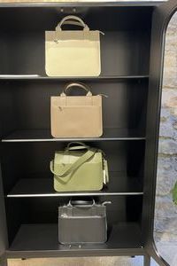 ALANDA Henkeltasche clean mit Trageriemen